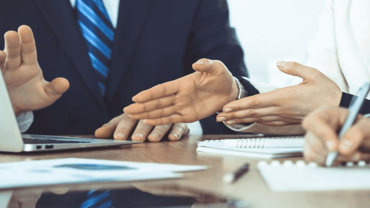 Gratuity Eligibility in UAE 2026 – Rules, Conditions & MOHRE Guidelines